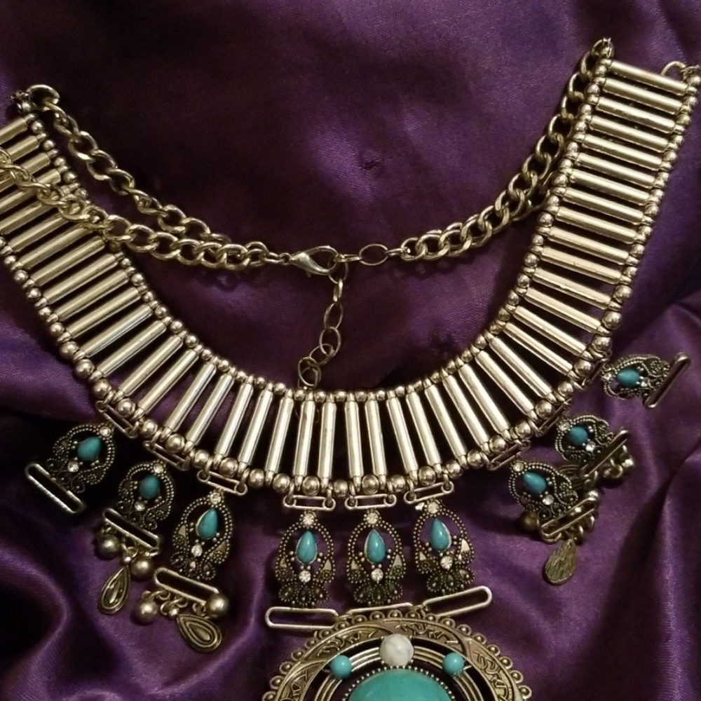 Necklace - Picture 3 of 4